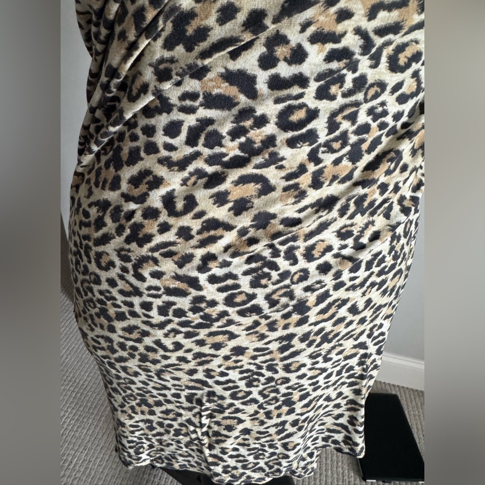 Size Small Backless Leopard Print Wrap Dress And/… - image 3